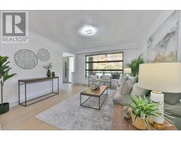 Living room - 16 Squires Avenue, Toronto, ON M4B2R3 Photo 7