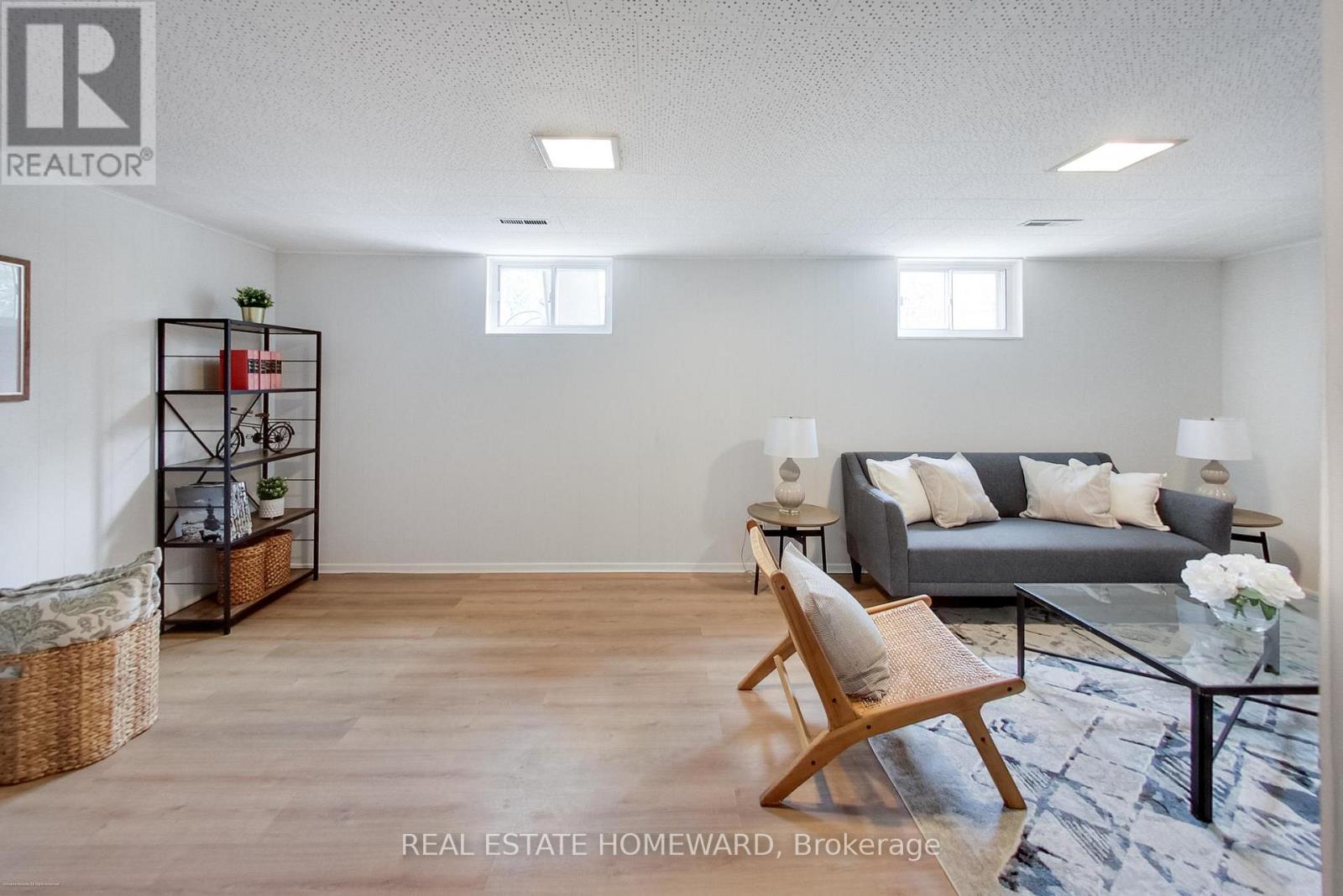 1 BASSETT AVENUE - 24
