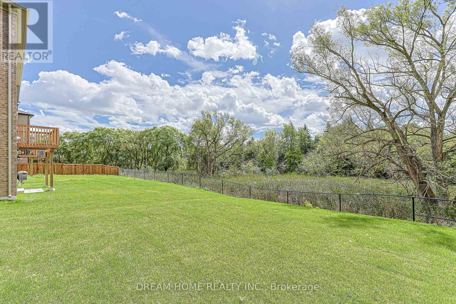 16 FAIR WINDS LANE - 47