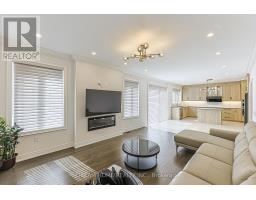 Bedroom 3 - 16 Fair Winds Lane, East Gwillimbury, ON L9N0V5 Photo 12