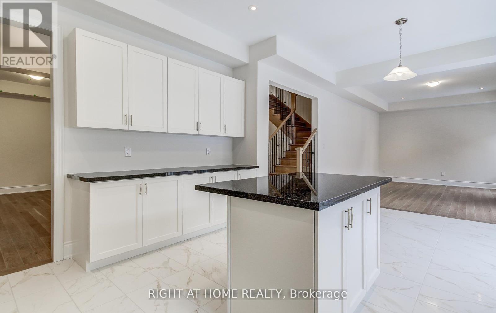 51 LORRAIN HAND CRESCENT, Georgina (Keswick South) — photo 12