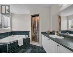 9 Emily Court, Richmond Hill, ON L4E4E5 Photo 24