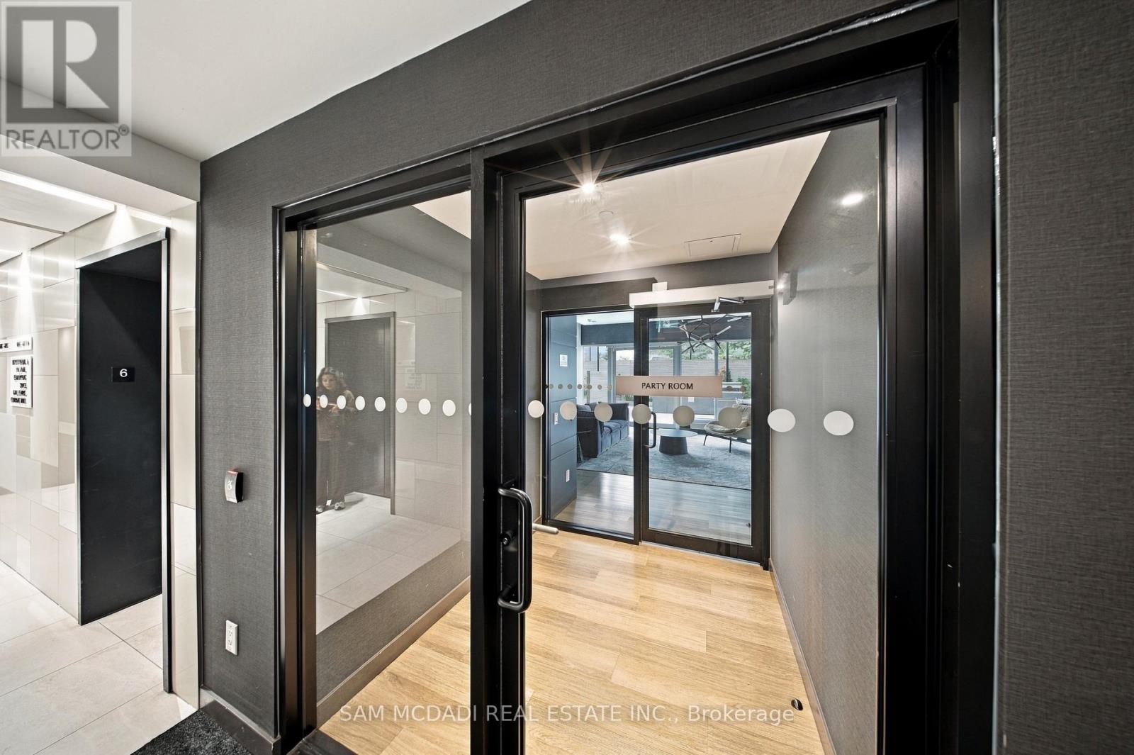3702 - 4065 CONFEDERATION PARKWAY, Mississauga (City Centre) — photo 2