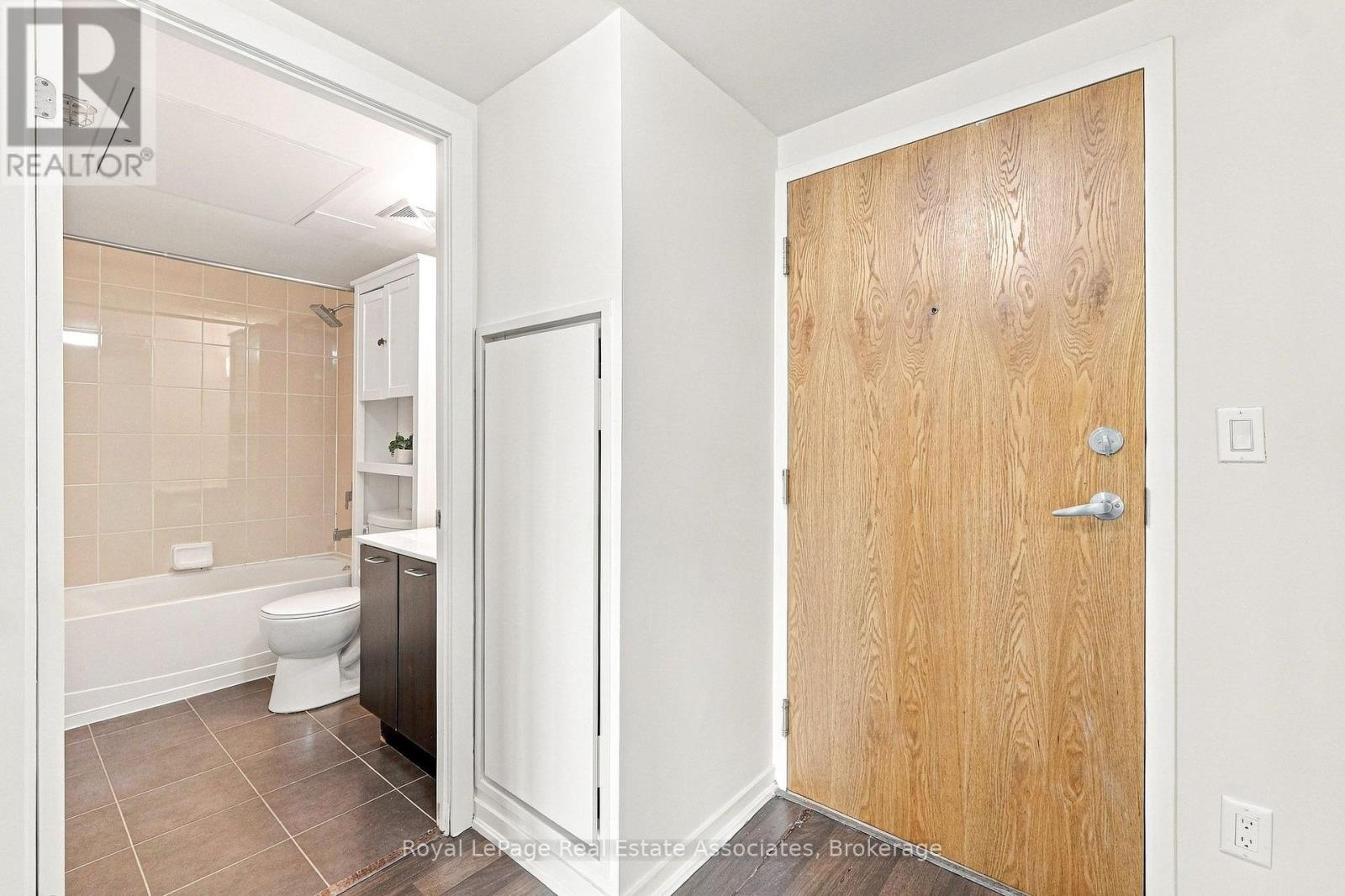 #416 20 JOE SHUSTER WAY - 25