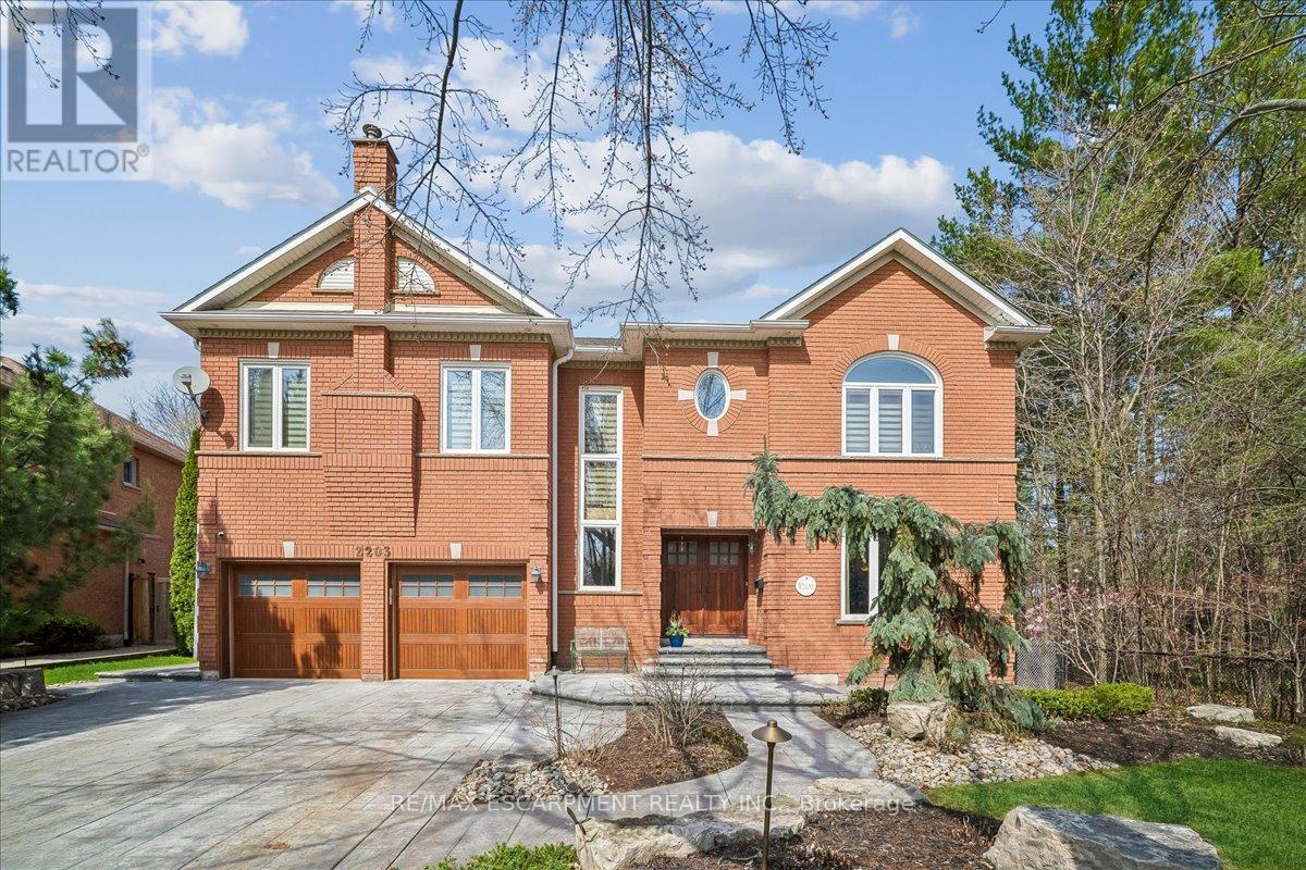 2203 WINDING WOODS DRIVE, Oakville (RO River Oaks)