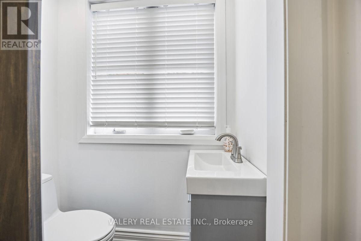 UPPER - 219 MCROBERTS AVENUE, Toronto (Corso Italia-Davenport) — photo 12