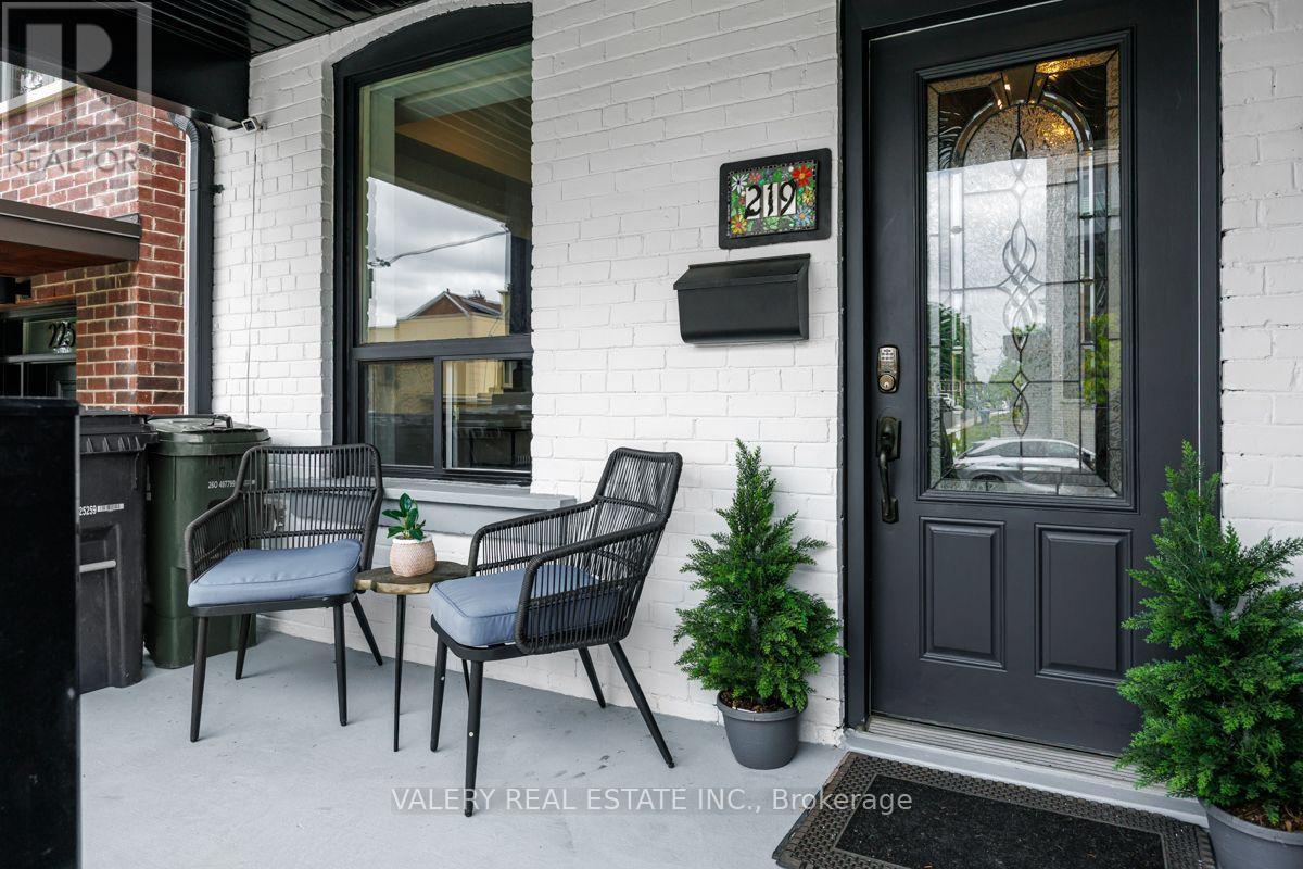 UPPER - 219 MCROBERTS AVENUE, Toronto (Corso Italia-Davenport) — photo 3