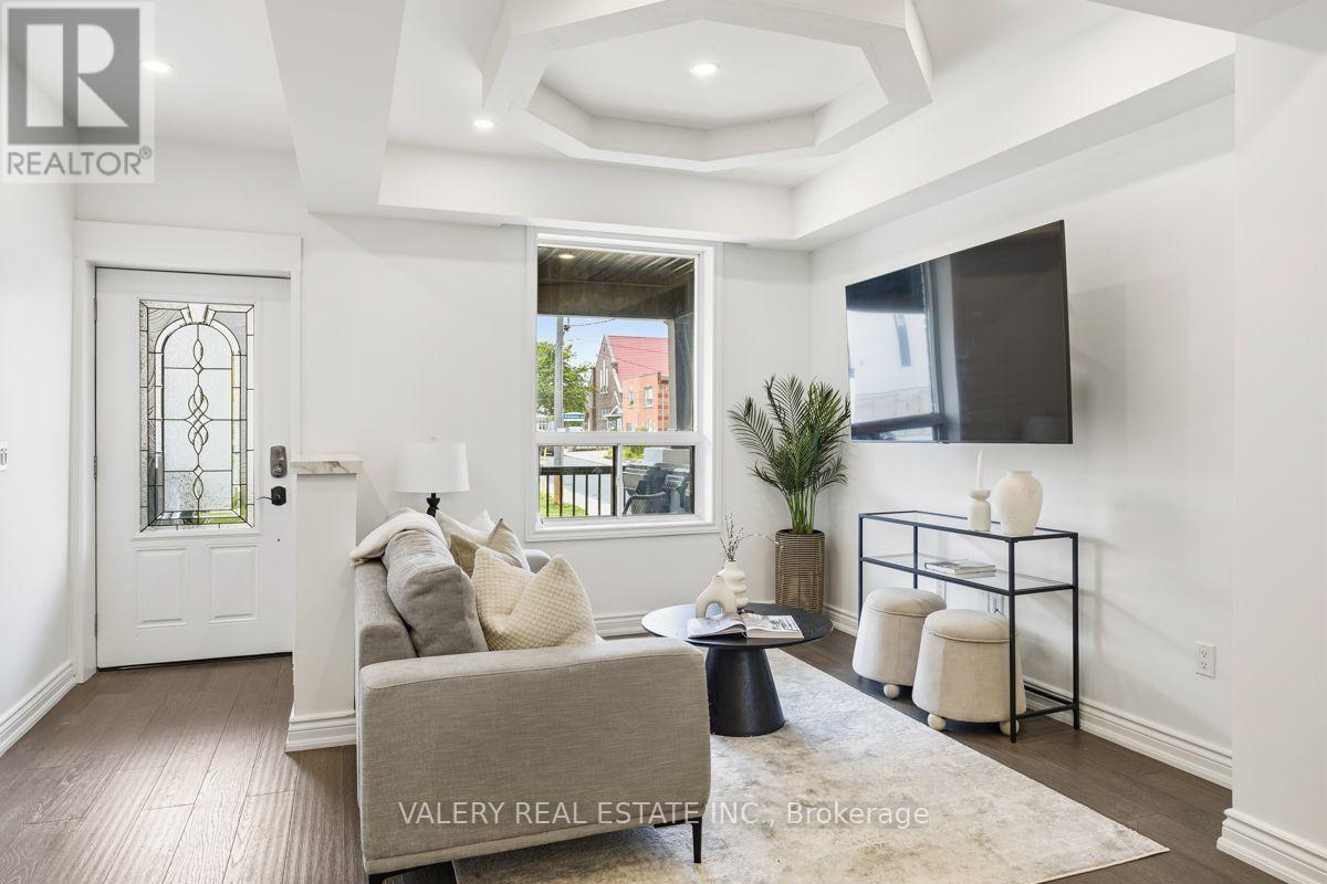 UPPER - 219 MCROBERTS AVENUE, Toronto (Corso Italia-Davenport) — photo 5