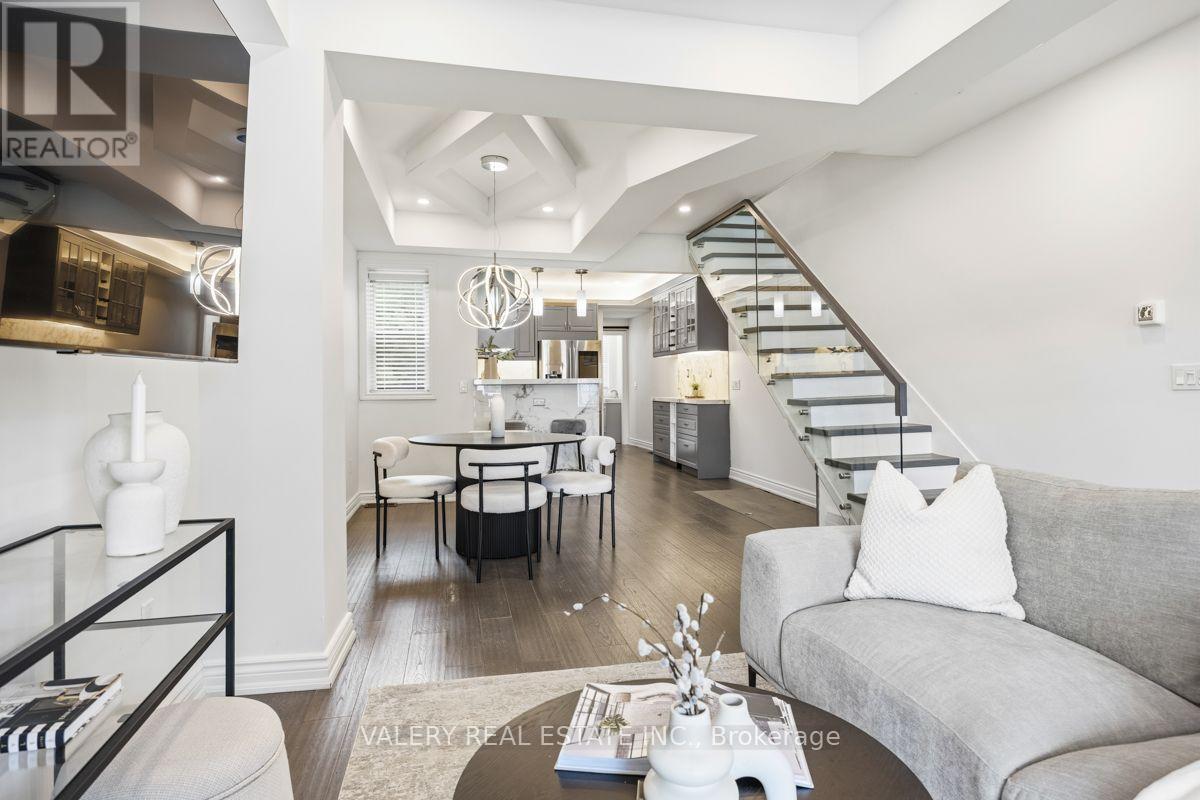 UPPER - 219 MCROBERTS AVENUE, Toronto (Corso Italia-Davenport) — photo 6