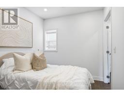 Upper - 219 Mcroberts Avenue, Toronto, ON M6E4P3 Photo 20