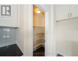 120 Settlers Road E, Oakville, ON L6H7C8 Photo 16