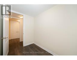 Great room - 120 Settlers Road E, Oakville, ON L6H7C8 Photo 7