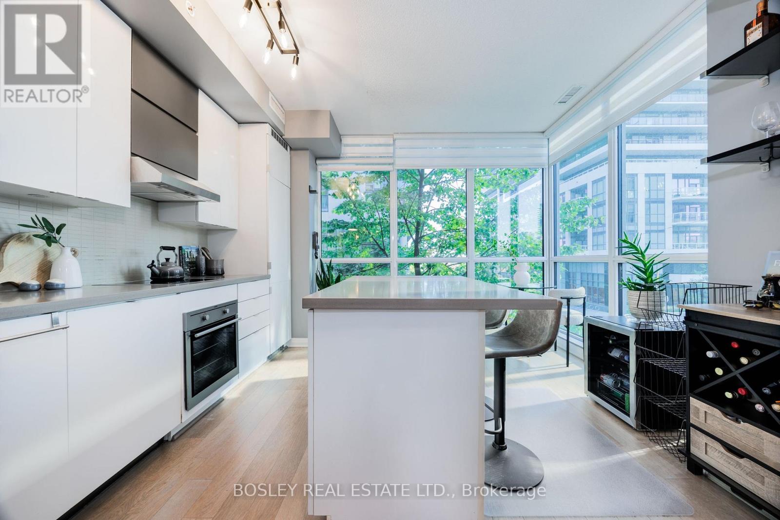 215 - 60 ANNIE CRAIG DRIVE, Toronto (Mimico) — photo 3