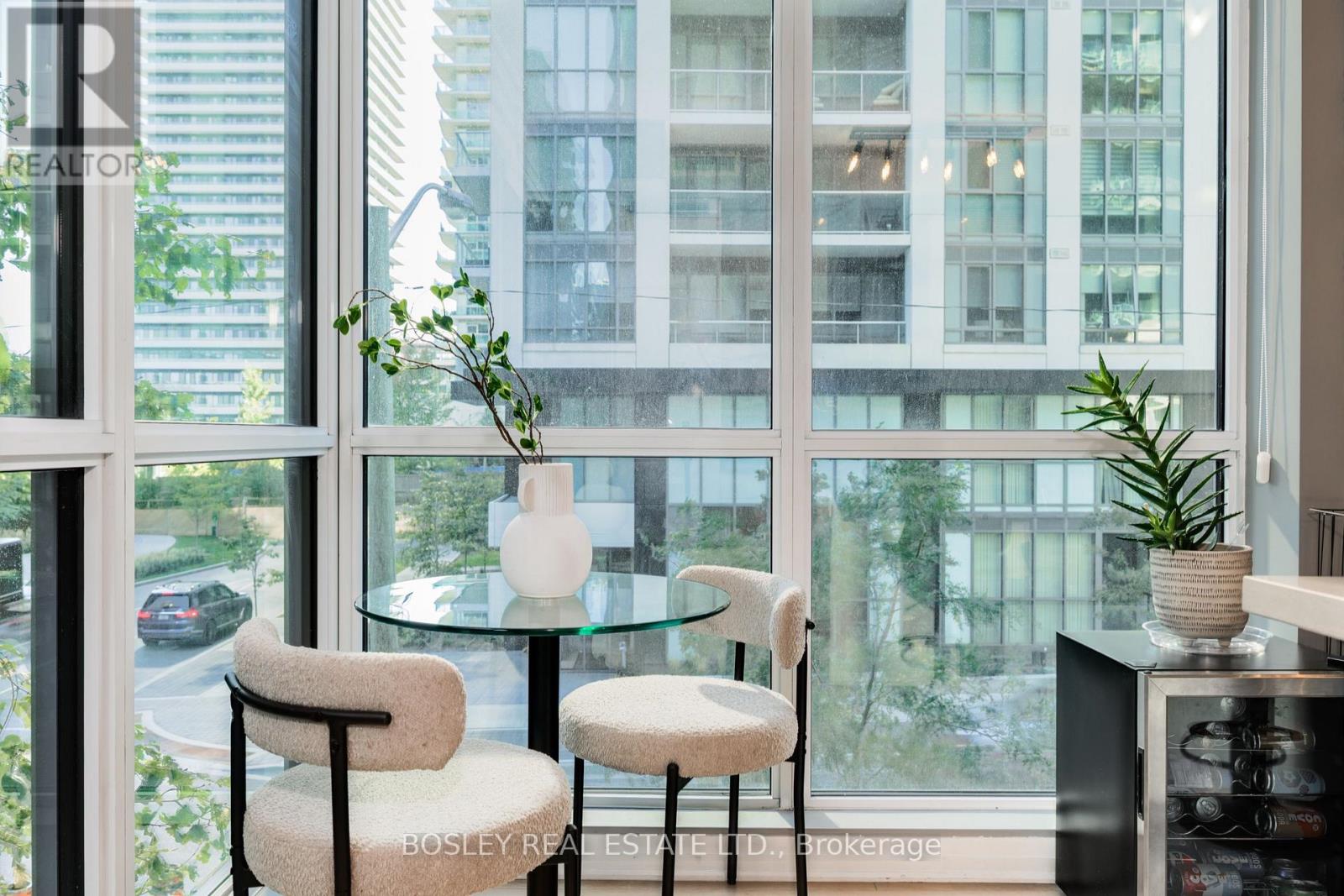 215 - 60 ANNIE CRAIG DRIVE, Toronto (Mimico) — photo 5