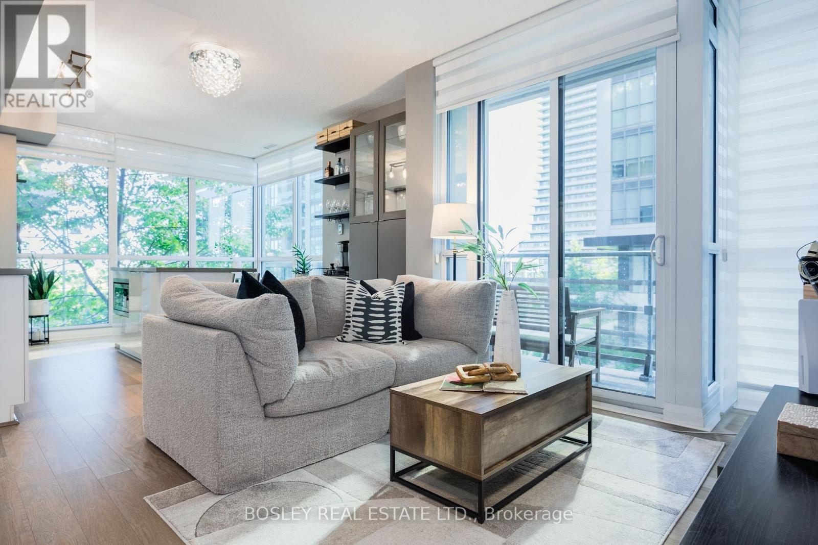 215 - 60 ANNIE CRAIG DRIVE, Toronto (Mimico) — photo 8
