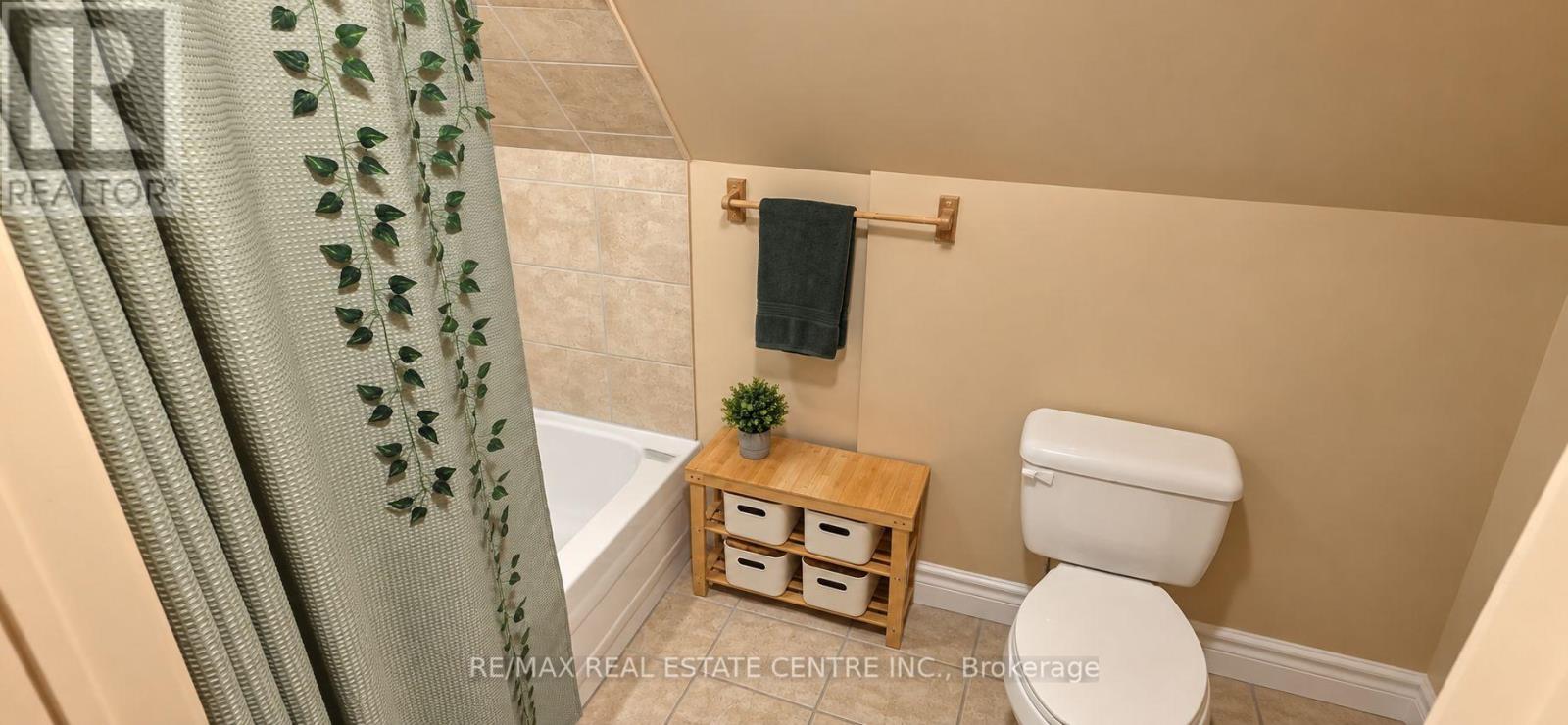 UPPER LOFT - 267 ABERDEEN AVENUE, Hamilton (Kirkendall) — photo 9