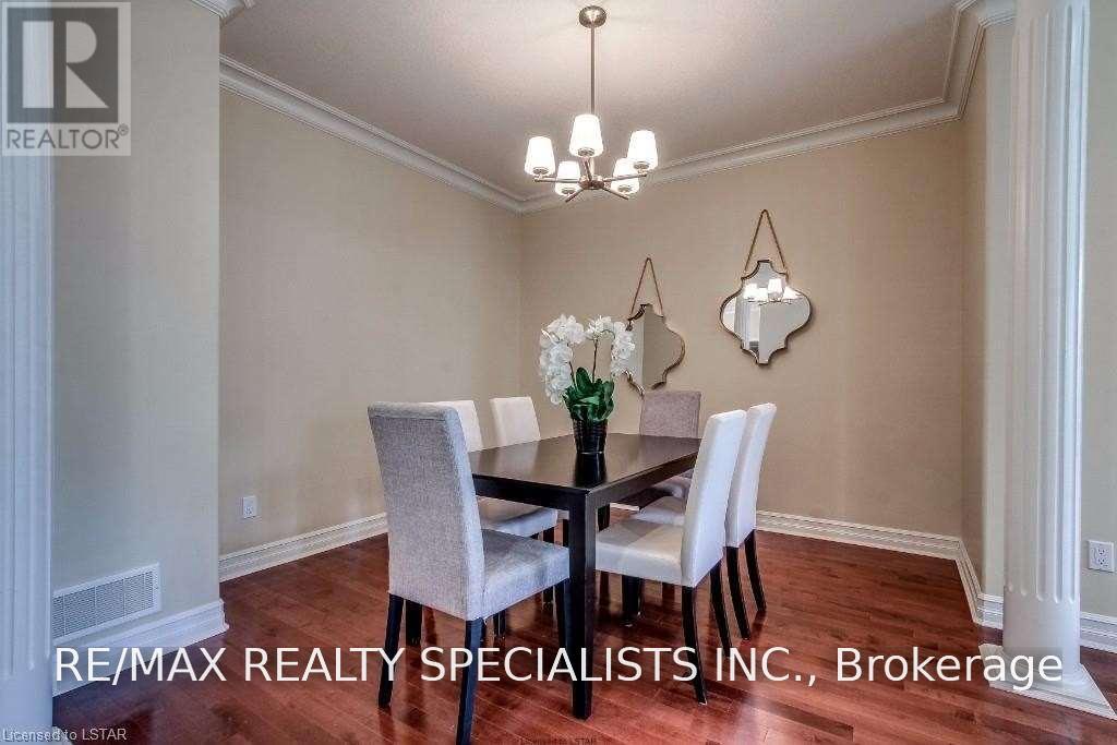 404 SOUTH CARRIAGE WAY, London North (North I) — photo 12
