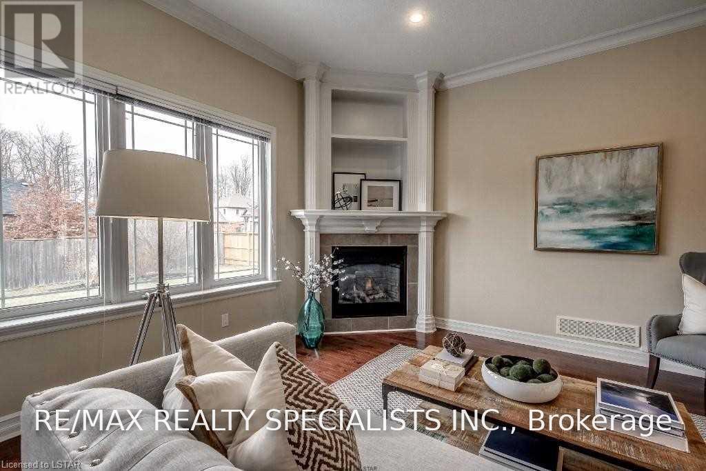 404 SOUTH CARRIAGE WAY, London North (North I) — photo 8
