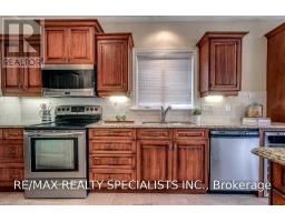 404 South Carriage Way, London North, ON N6G0B2 Photo 16
