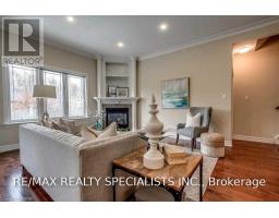Kitchen - 404 South Carriage Way, London North, ON N6G0B2 Photo 9