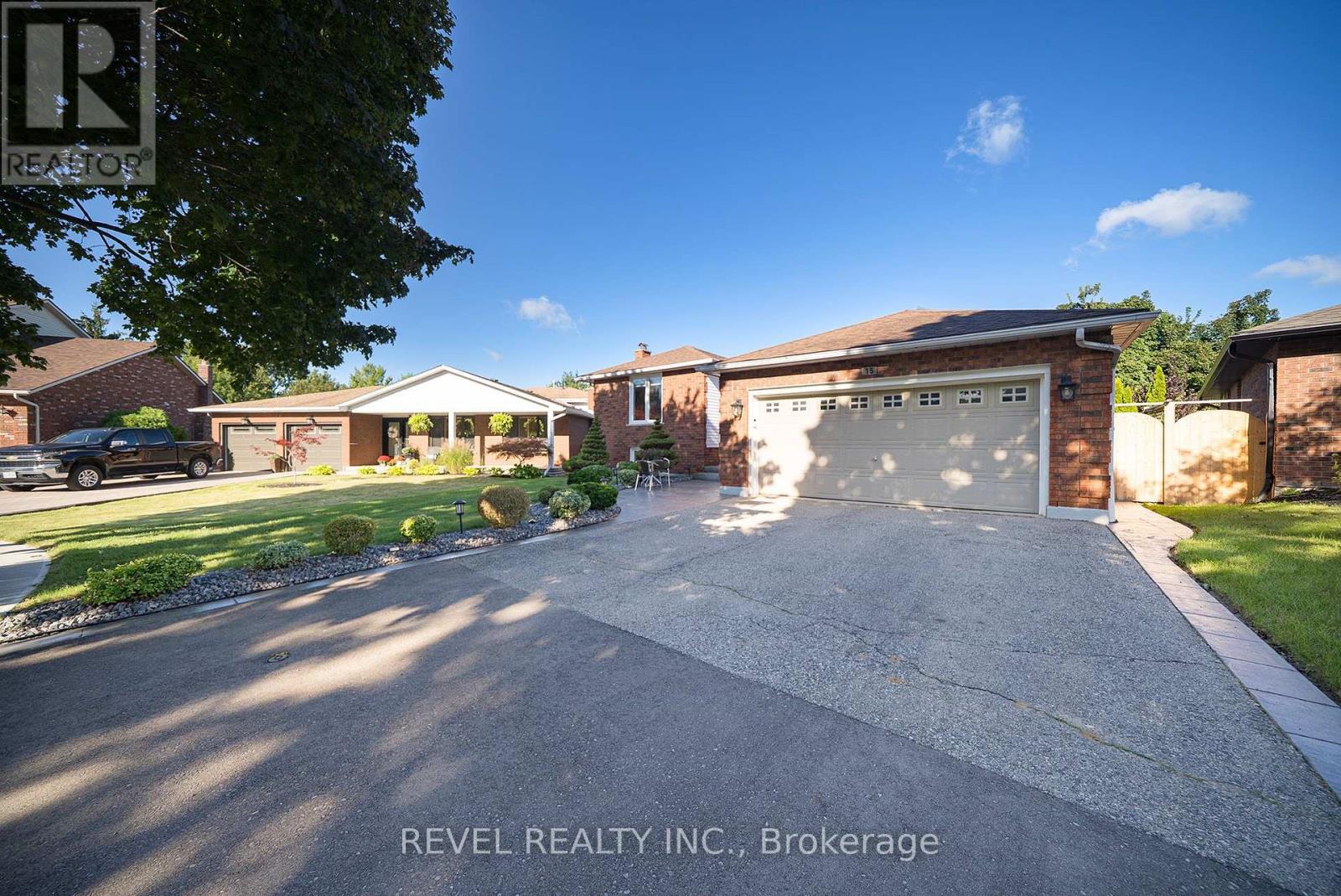15 FOX RUN, Brantford — photo 3