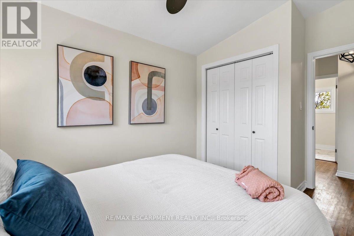 UPPER - 58 COLUMBIA DRIVE, Hamilton (Buchanan) — photo 12
