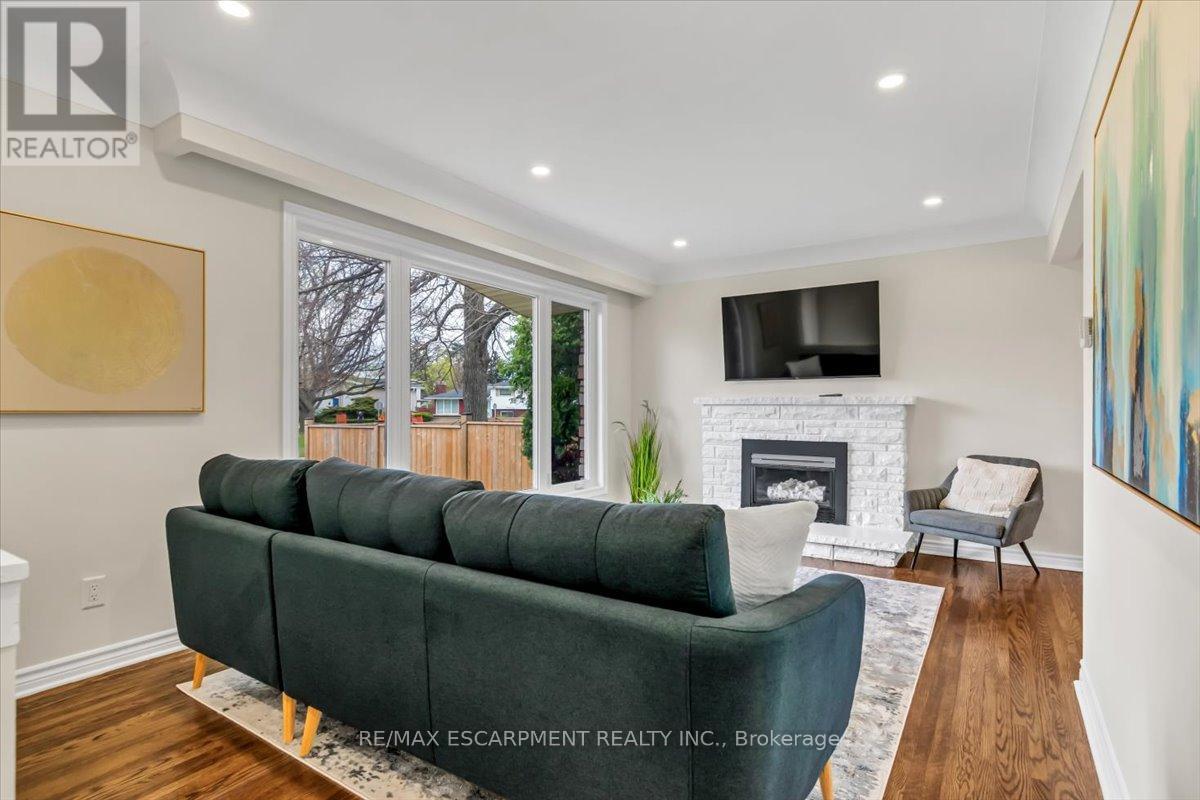 UPPER - 58 COLUMBIA DRIVE, Hamilton (Buchanan) — photo 3