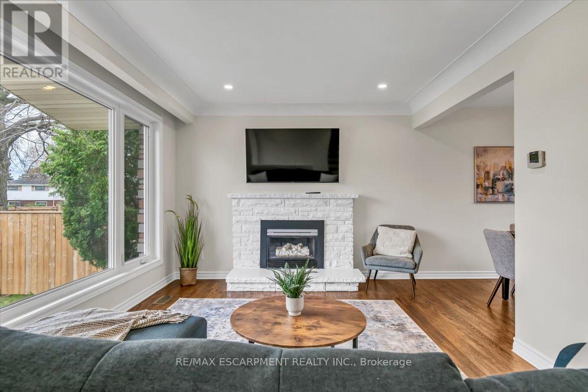 UPPER - 58 COLUMBIA DRIVE, Hamilton (Buchanan) — photo 4