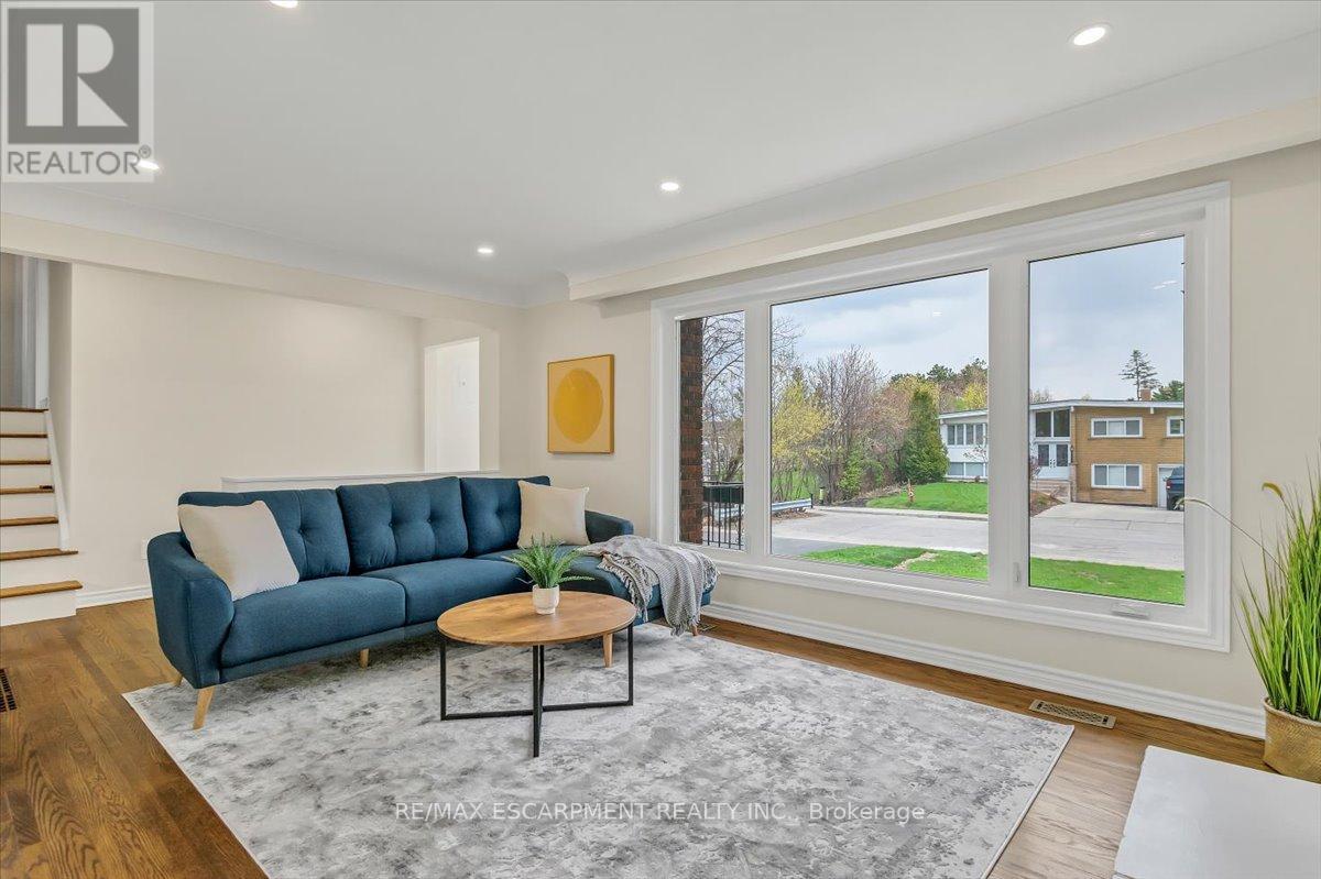 UPPER - 58 COLUMBIA DRIVE, Hamilton (Buchanan) — photo 5