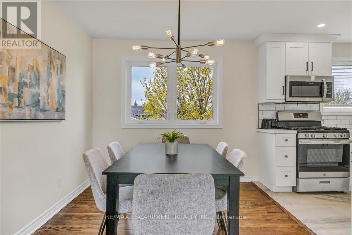 UPPER - 58 COLUMBIA DRIVE, Hamilton (Buchanan) — photo 6
