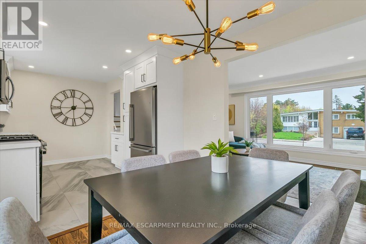 UPPER - 58 COLUMBIA DRIVE, Hamilton (Buchanan) — photo 7