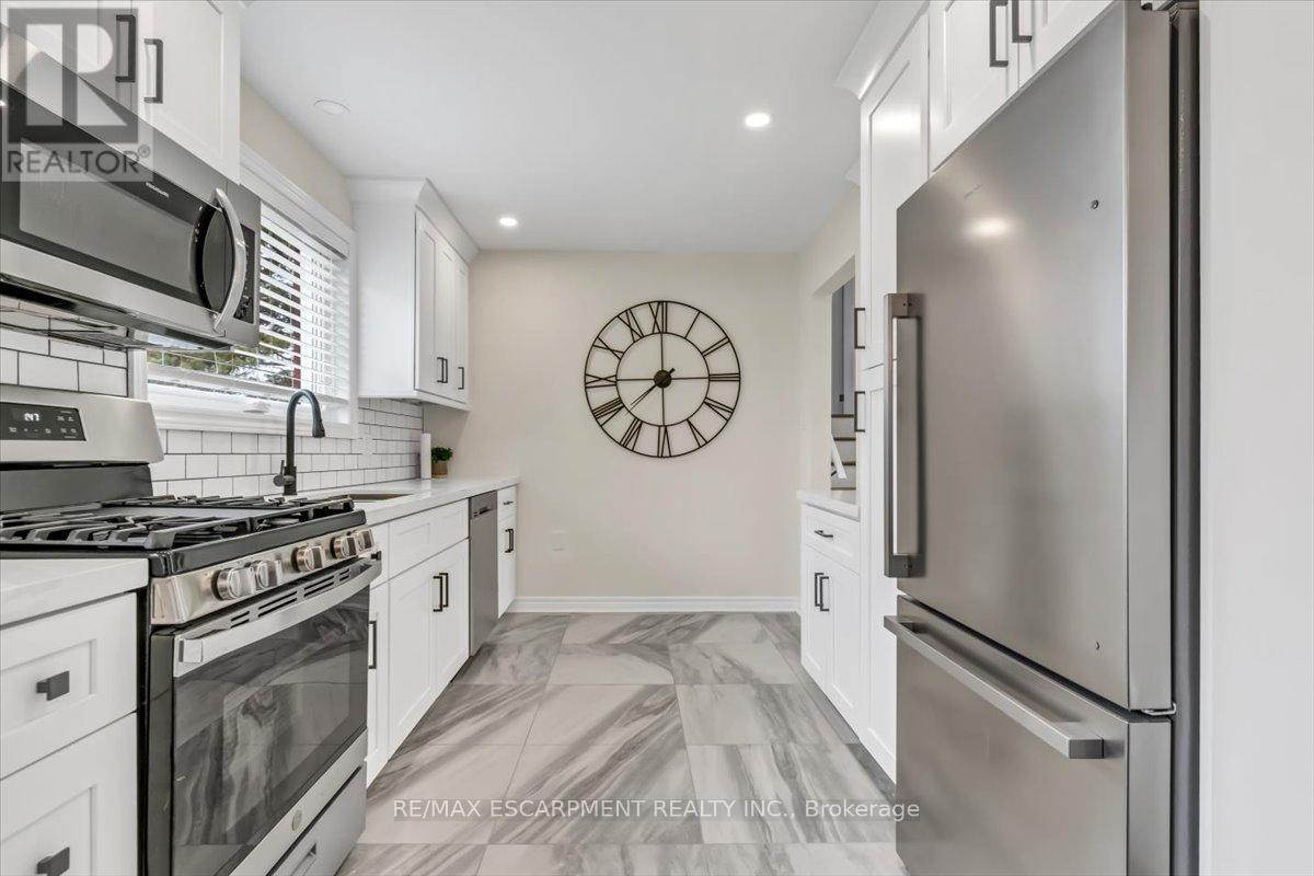 UPPER - 58 COLUMBIA DRIVE, Hamilton (Buchanan) — photo 8