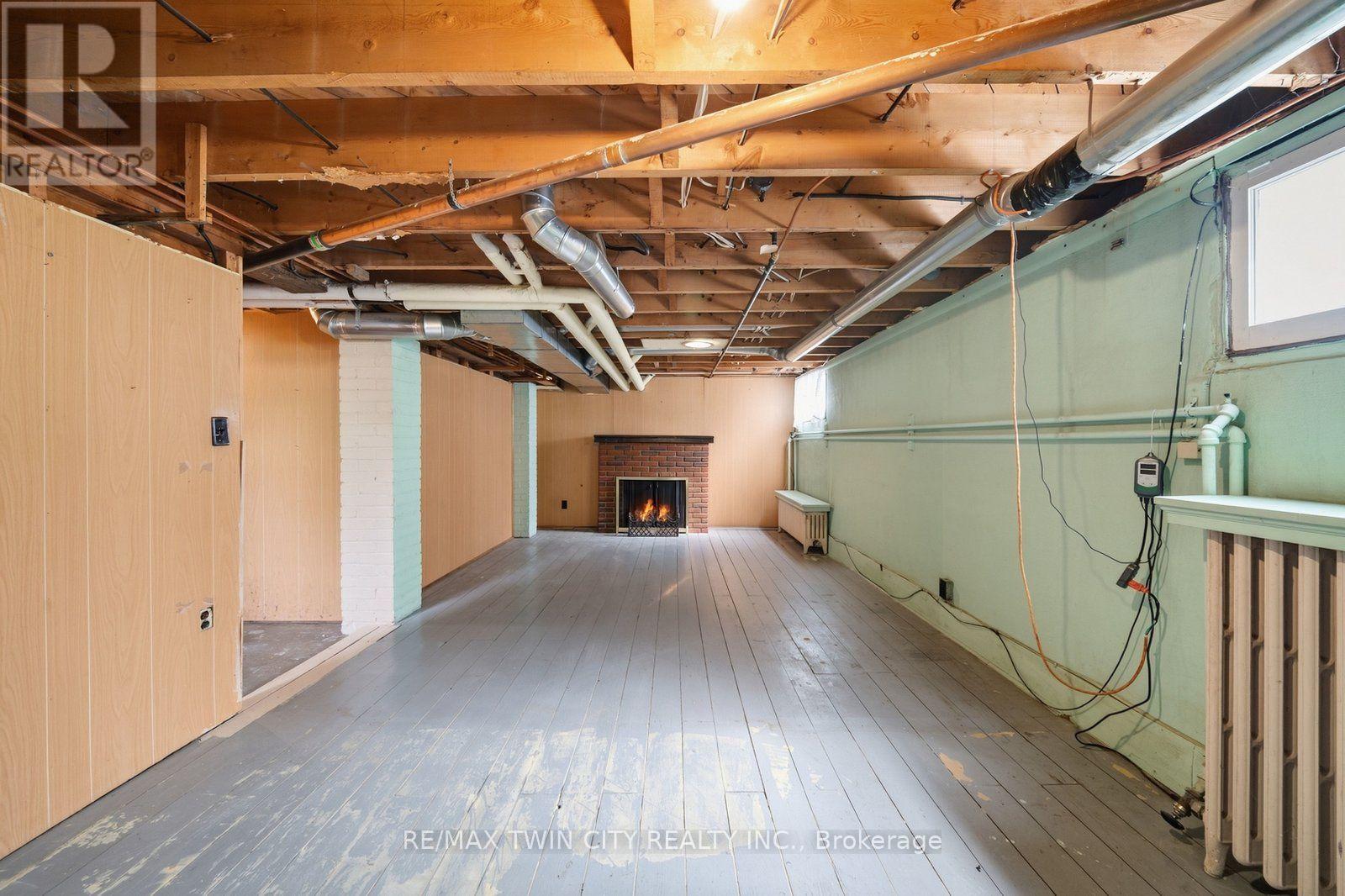 86 FOREST AVENUE - 26