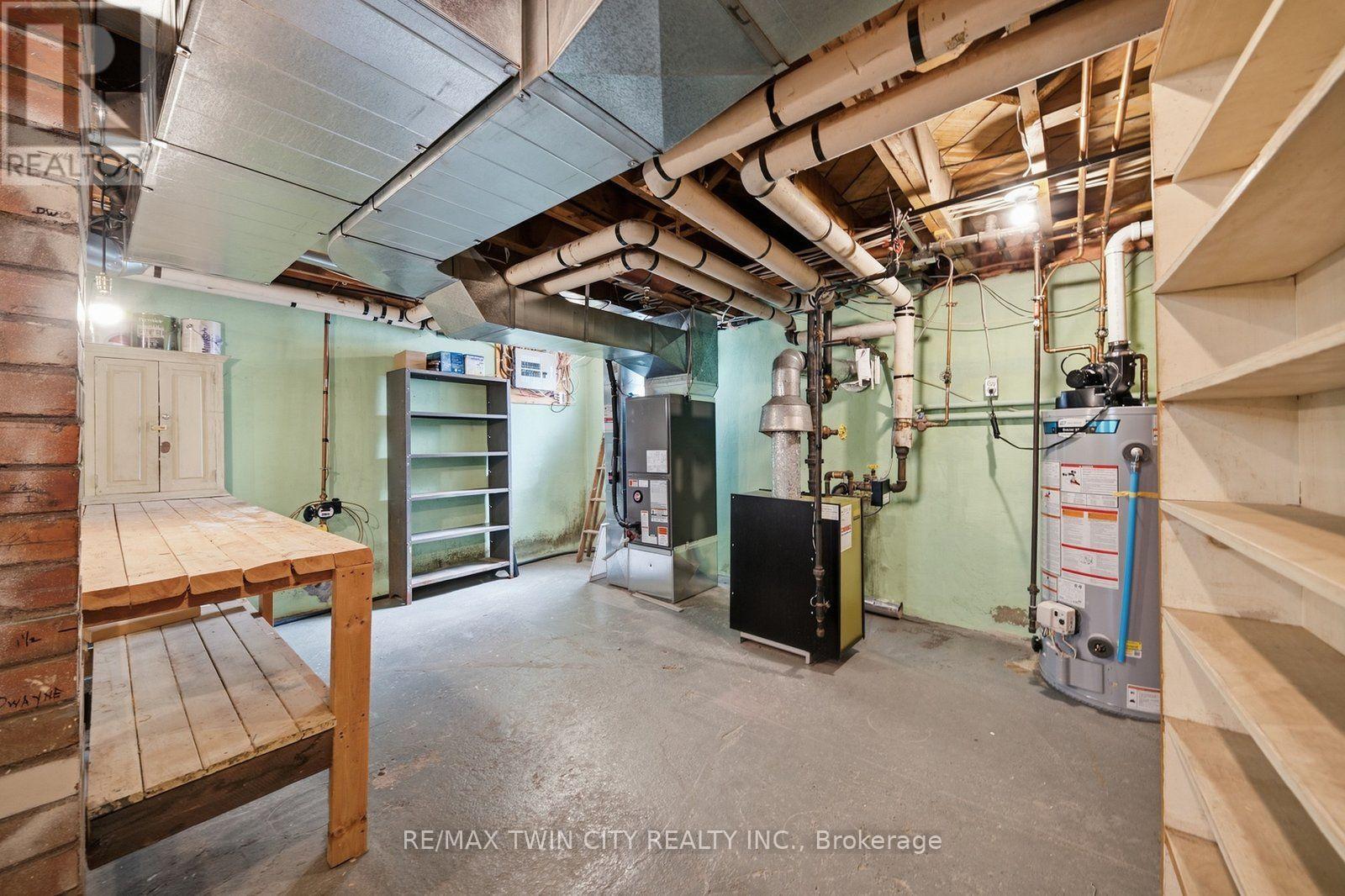 86 FOREST AVENUE - 30