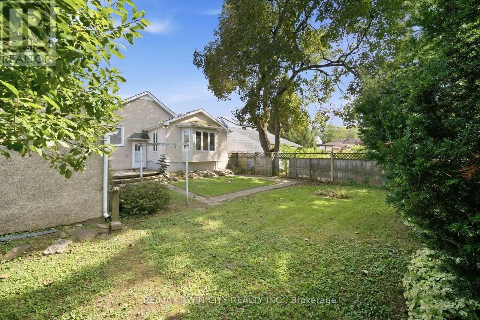 86 FOREST AVENUE - 33
