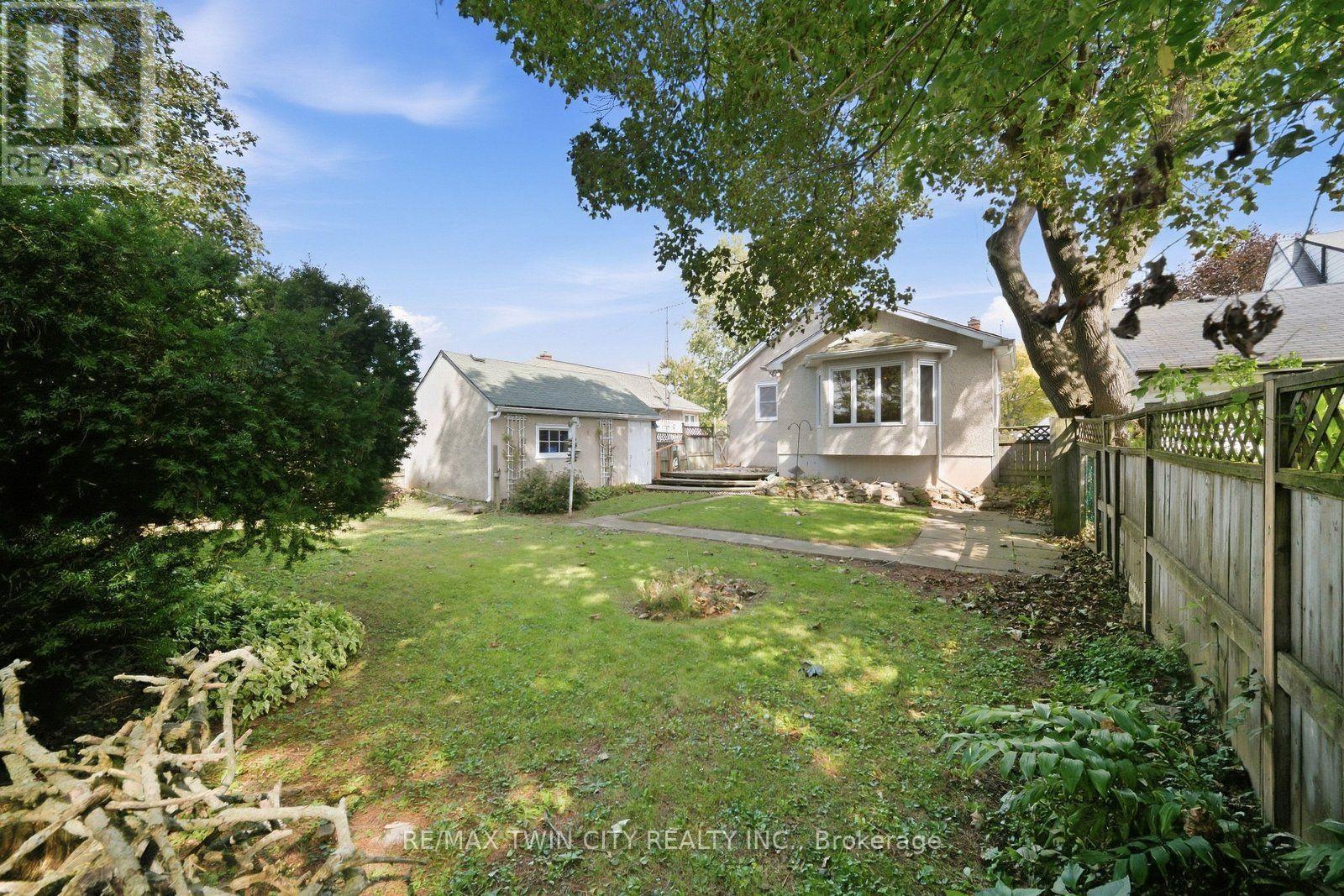 86 FOREST AVENUE - 35