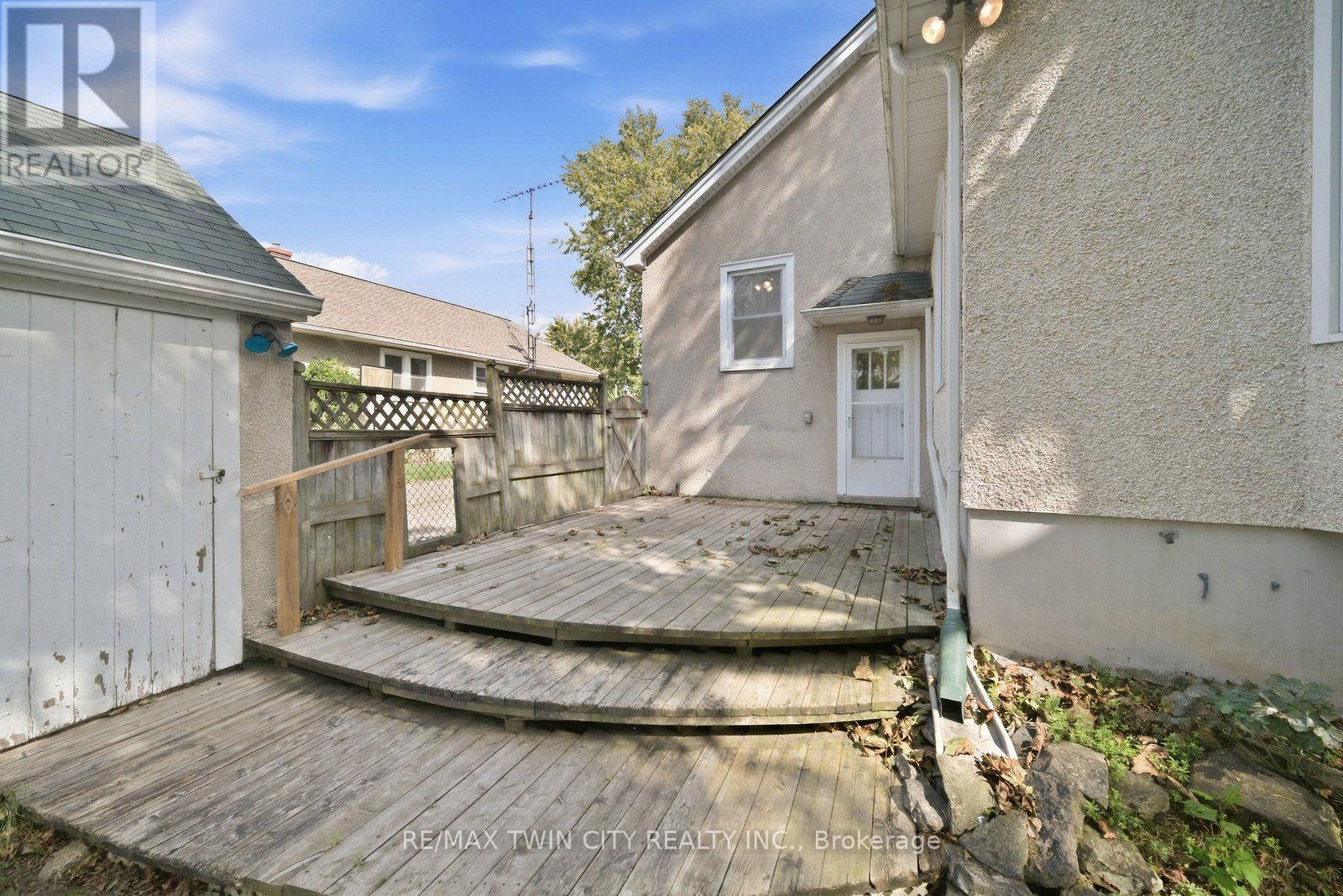 86 FOREST AVENUE - 39