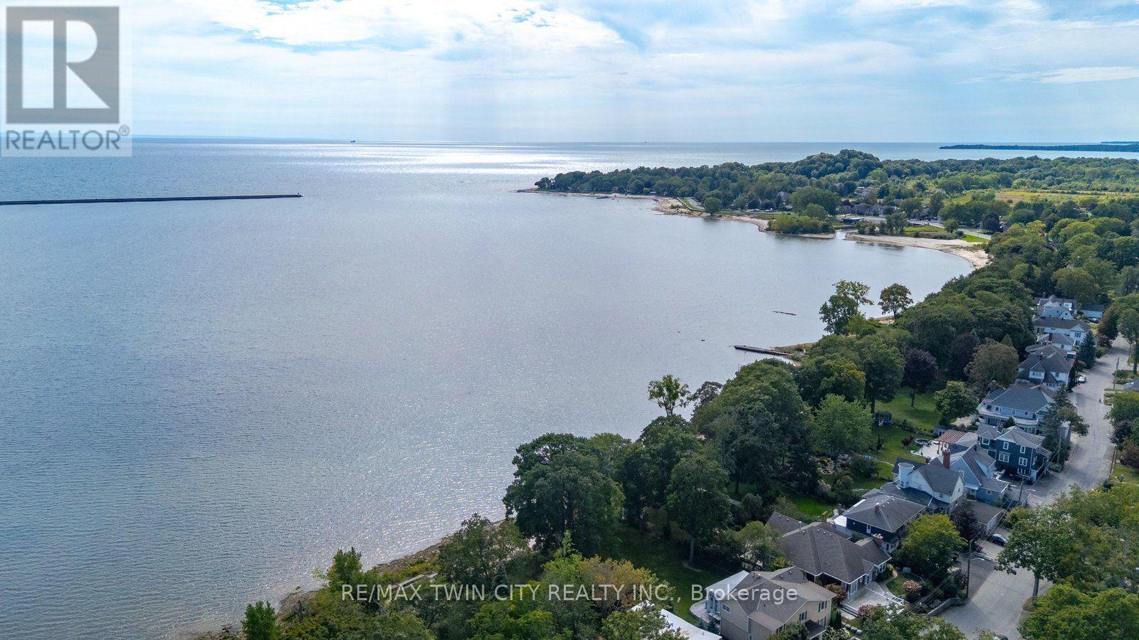 86 FOREST AVENUE - 47