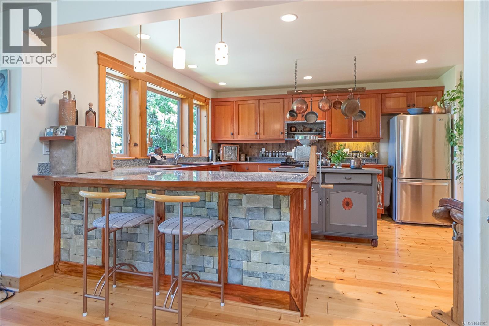 1860 Ashling Rd - Image 25