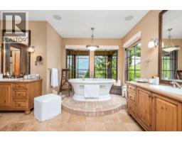 3006 Coachwood Crescent, Coldstream, BC V1B3Y4 Photo 38