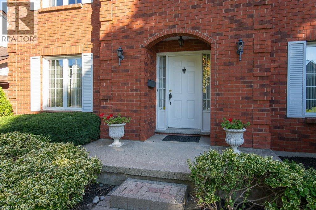 493 ENNISMORE Place, Waterloo — photo 2