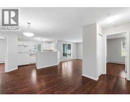 102, 17 Country Village Bay Ne, Calgary, AB T3K5Z3 Photo 16