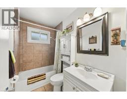 Eat in kitchen - 43 Cheryl Avenue, Hamilton, ON L8V1Y4 Photo 10