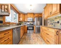 Living room - 112, 1051 3 Street Nw, Medicine Hat, AB T1A7Y4 Photo 7