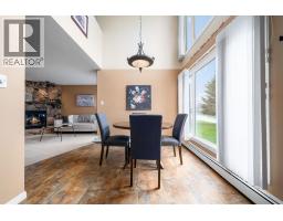 Bedroom - 112, 1051 3 Street Nw, Medicine Hat, AB T1A7Y4 Photo 9