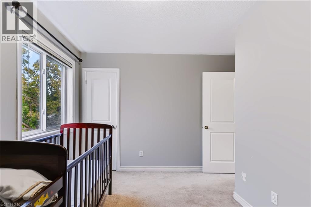 24 Fallingbrook Crescent — photo 27