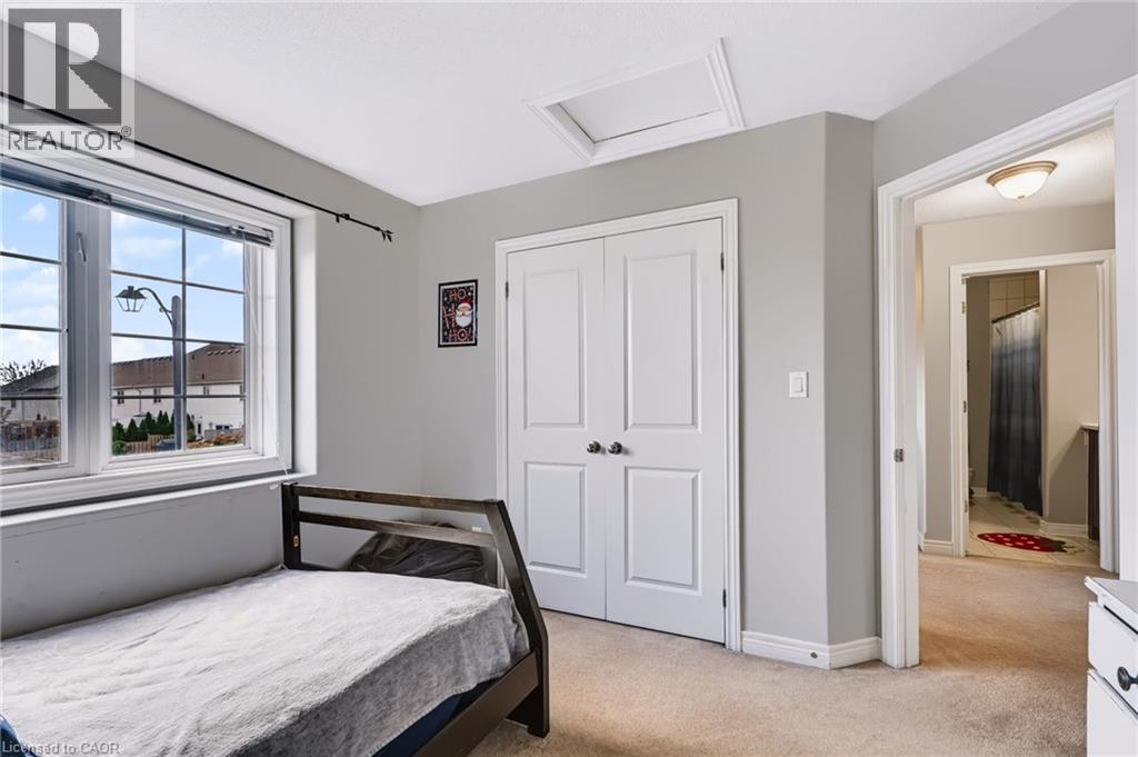 24 Fallingbrook Crescent — photo 24
