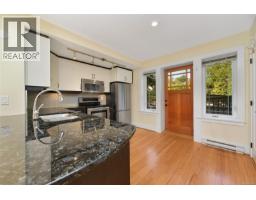 Living room - 603 Moss St, Victoria, BC V8V4N7 Photo 9