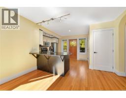 Primary Bedroom - 603 Moss St, Victoria, BC V8V4N7 Photo 8