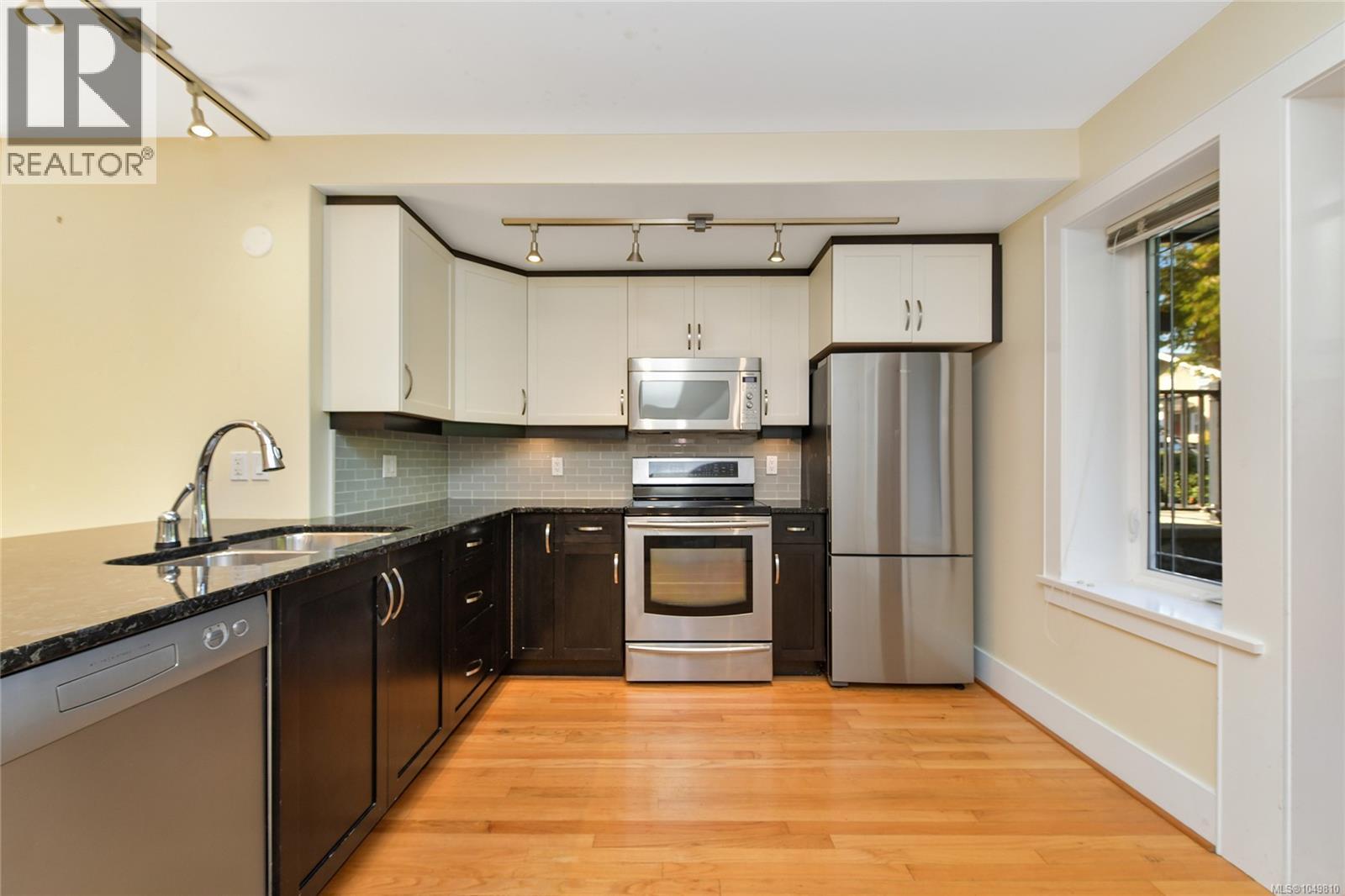 603 Moss St - 10